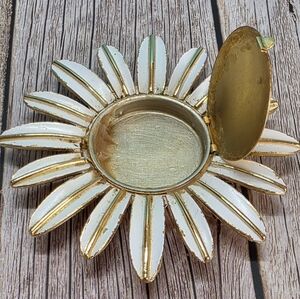 Vintage Avon Daisy Perfume Locket Brooch White Enamel Gold Tone Floral Pin